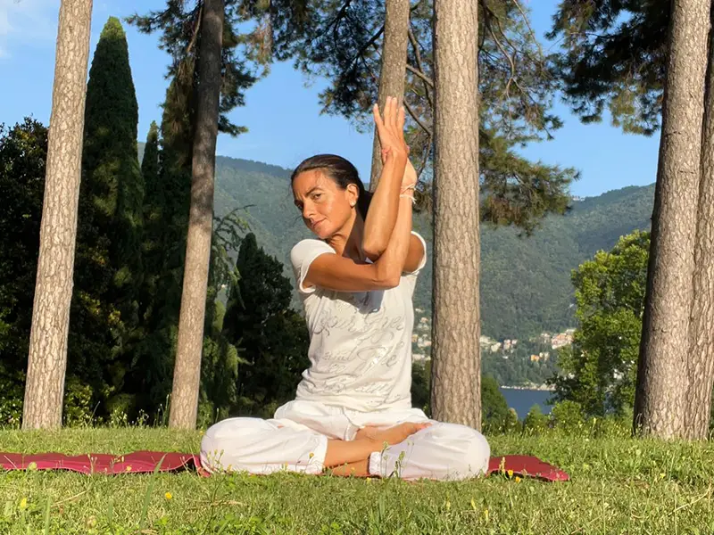 Elena Gaietta guida Yoga tour Respiro d'Oman